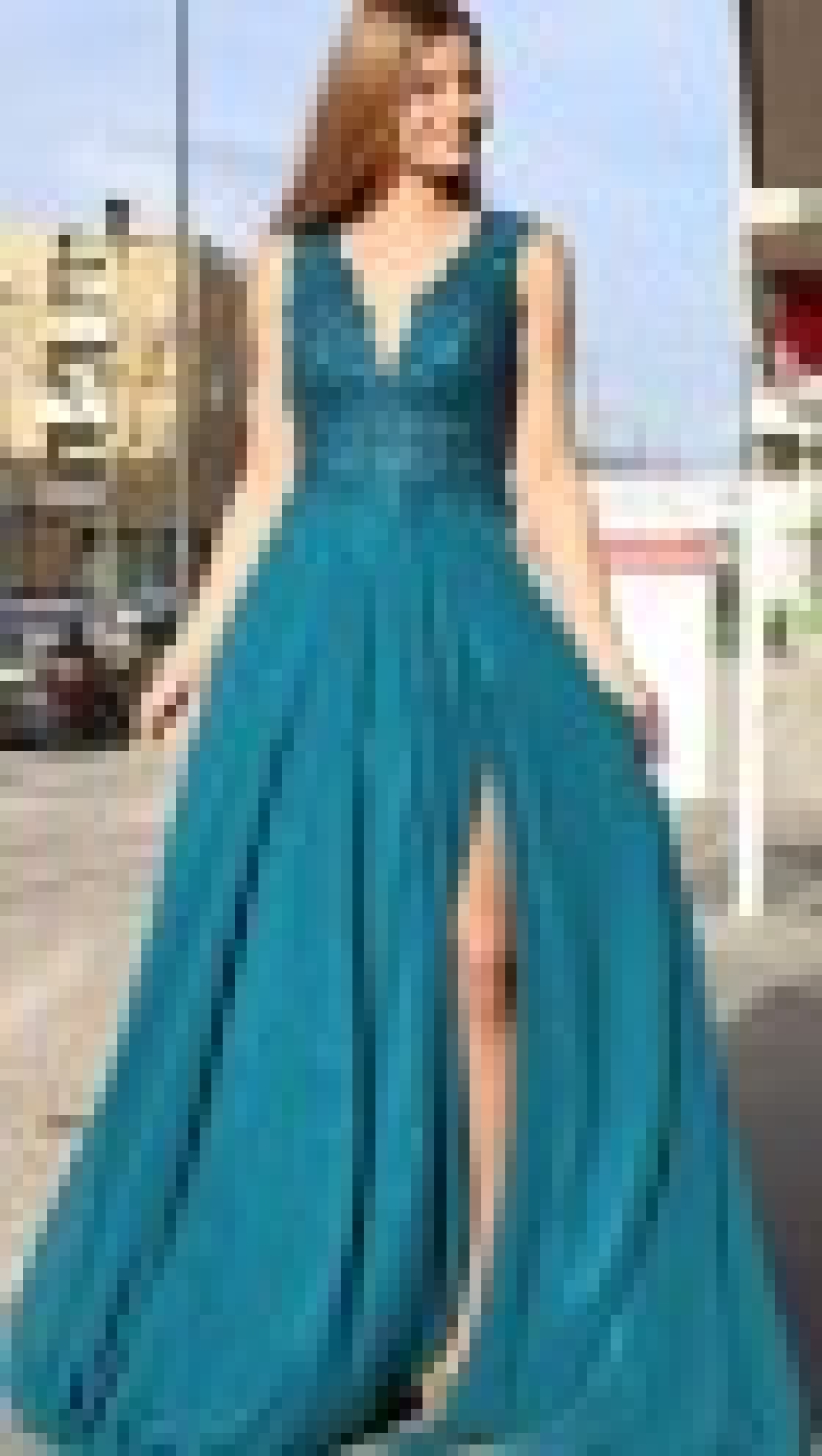 8757 VESTIDO LARGO DE GASA CON ABERTURA EN LA PIERNA Y ESCOTE EN V. consultar disponibilidad y fecha entrega.